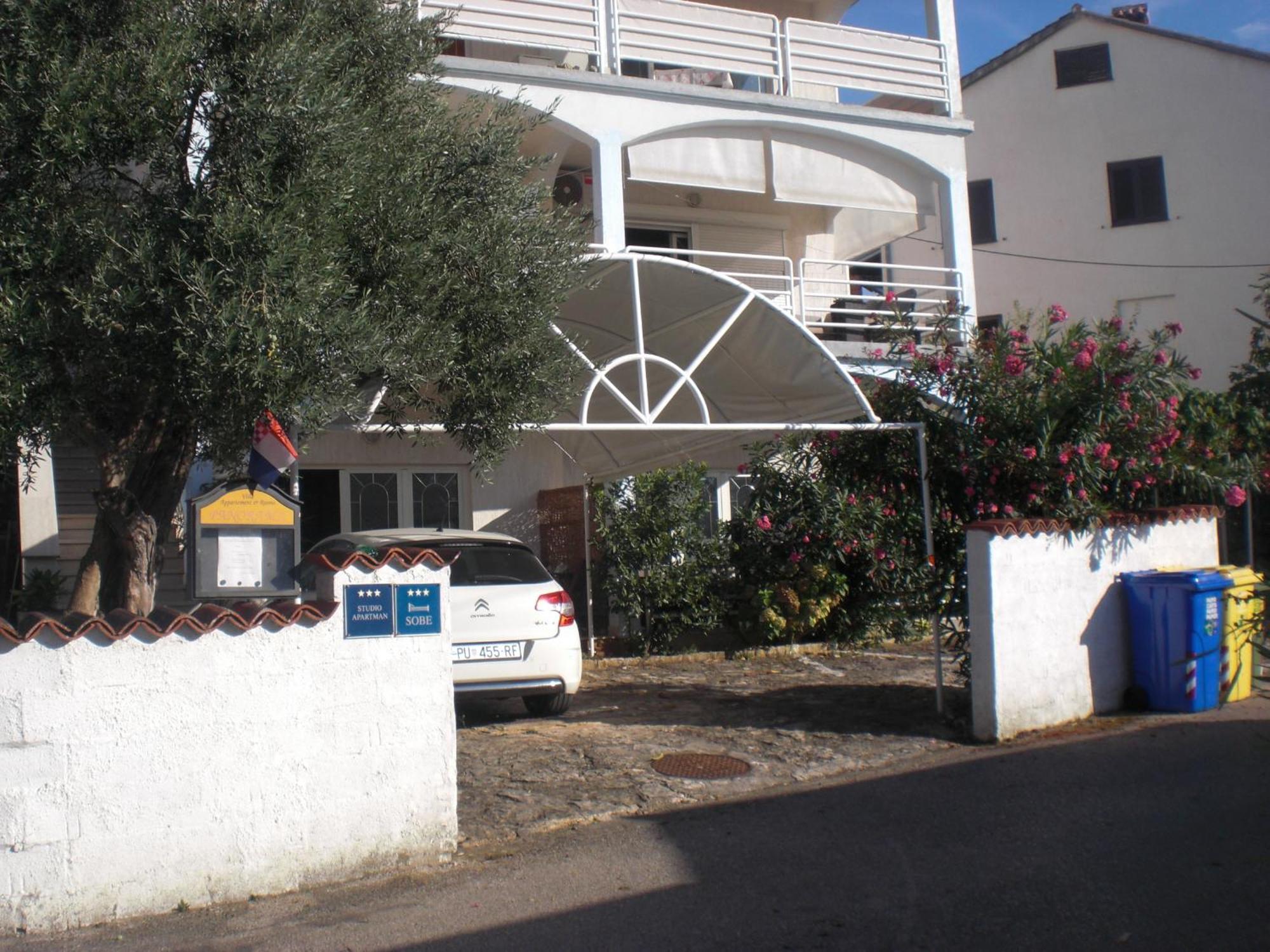 Panorama Apartment *